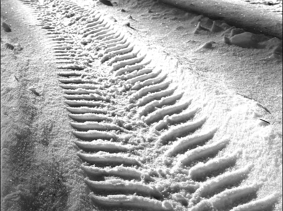 sand grayscale photo, snow, tracks, tyres, cold, winter, white HD wallpaper