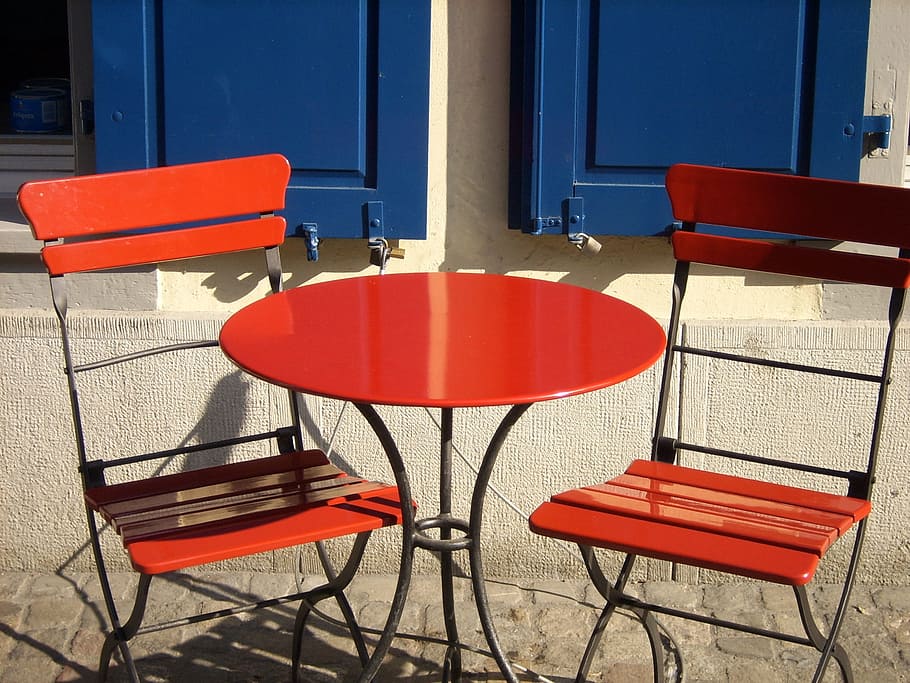 photo of red patio bistro table with chairs near the blue casement window HD wallpaper