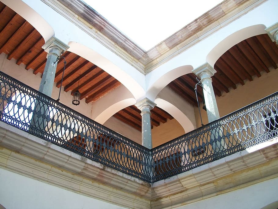 balcony, building, colonial, columns, balustrade, railings HD wallpaper