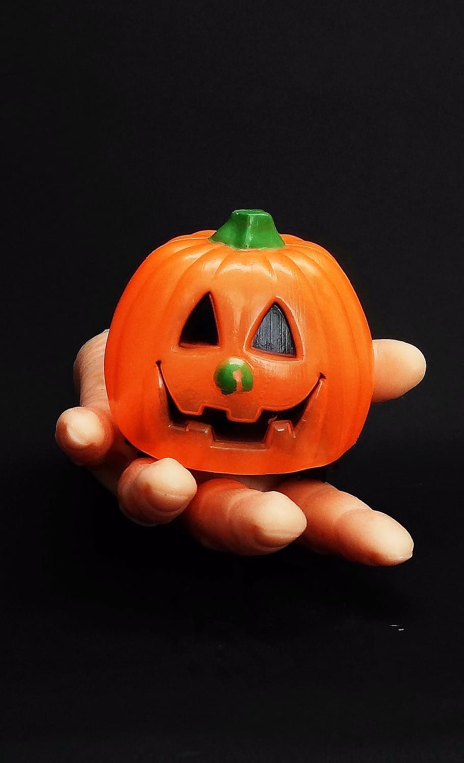 halloween, pumpkin, hand, face, finger, orange, deco, food and drink HD wallpaper