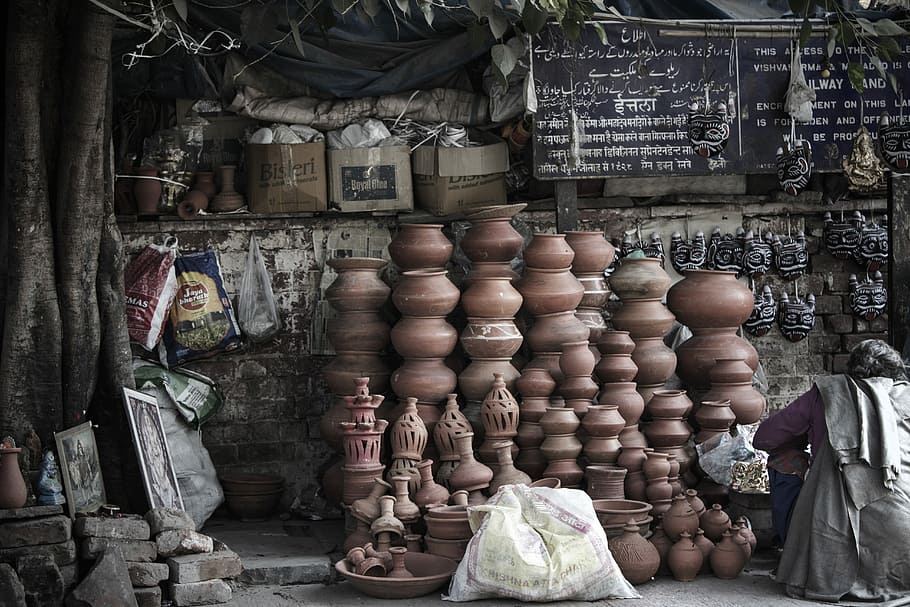 pile of brown clay pots, pile of brown pots, craft, stall, vendor, HD wallpaper
