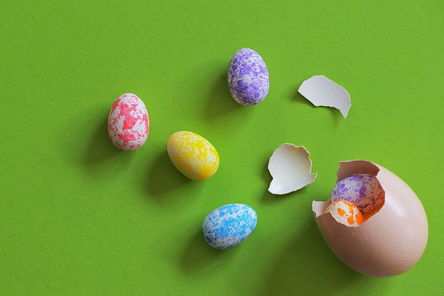 cracked egg with small eggs, assorted-color easter eggs, break HD wallpaper