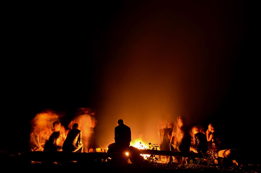 people gathered around camp fire at nighttime, people gathered for bonfire, HD wallpaper
