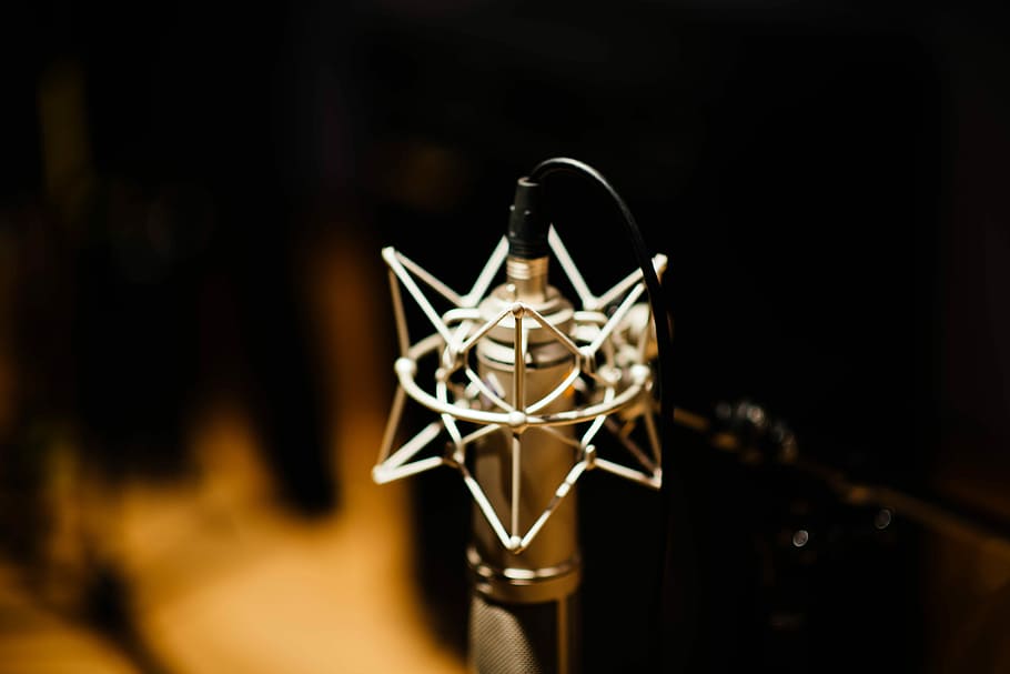 selective focus of white metal part photo, gray condenser microphone HD wallpaper