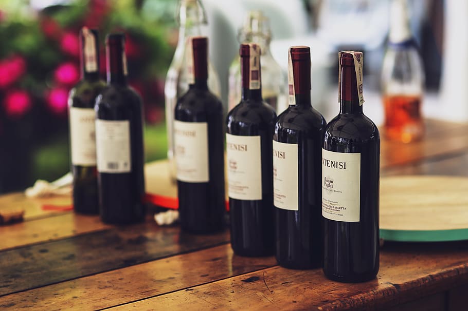 bottle, wine, red, alcohol, couple, dinner, romance, romantic HD wallpaper