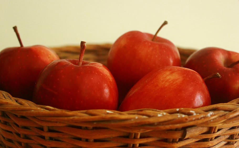 apple, basket, red, fruit, food, apple - Fruit, freshness, ripe HD wallpaper