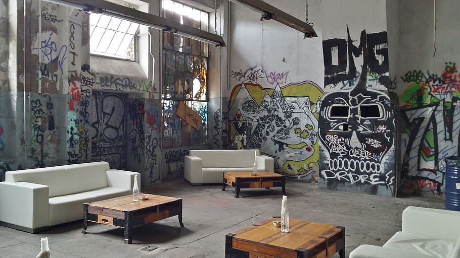 white leather sofa set, graffiti, leave, run down, bude, interior design HD wallpaper