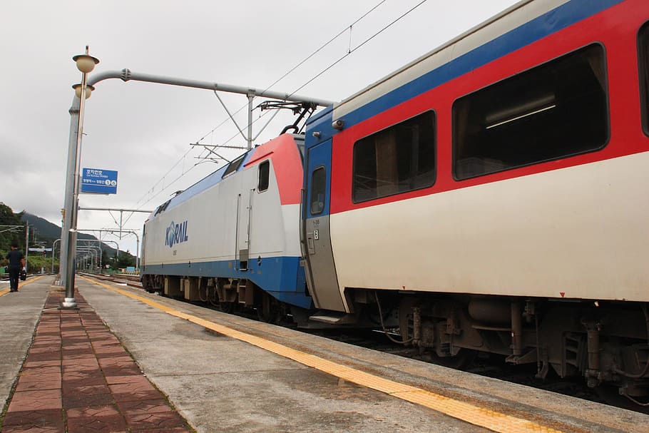 train, railway, transportation, coach, passenger, train station HD wallpaper