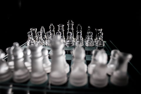 clear glass chess set, ajedrez, king, game, competition, black HD wallpaper