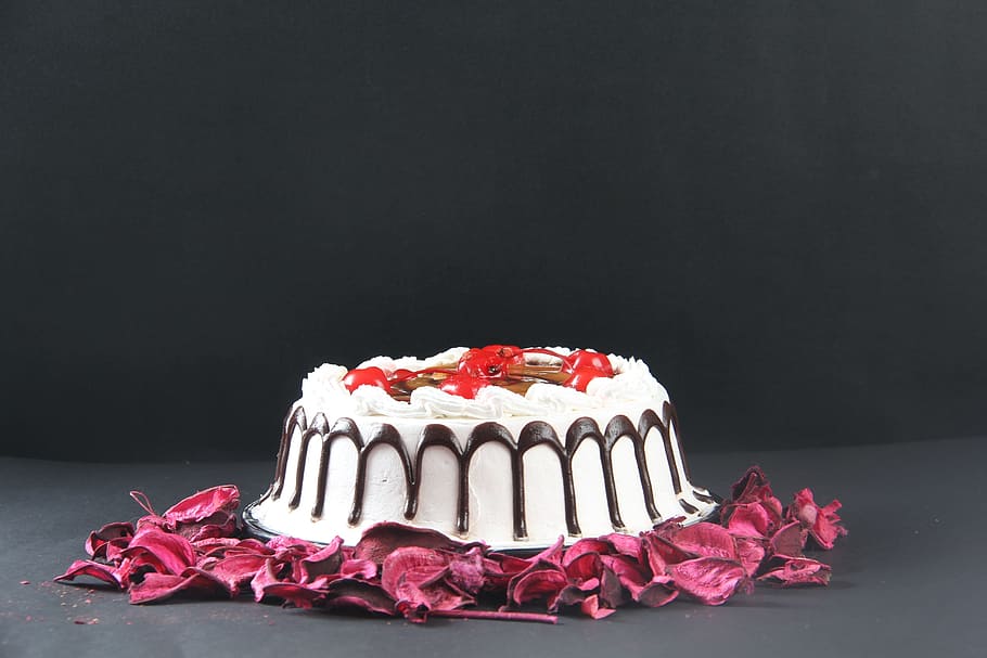 Cake, Cherry, Petal, Dessert, Food, chocolate, icing, sweet Food HD wallpaper