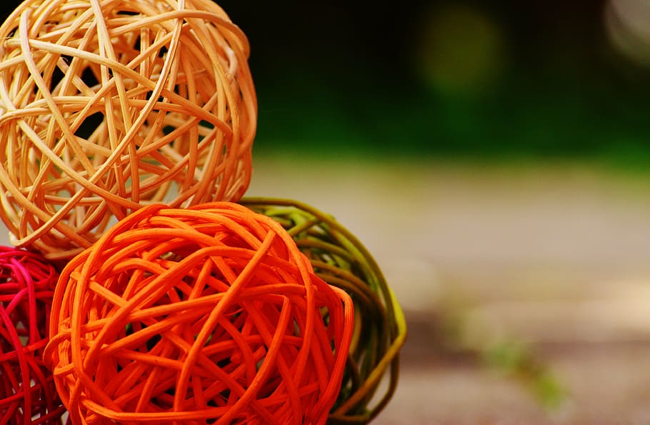balls, wood, braid, decoration, colorful, basket, focus on foreground HD wallpaper