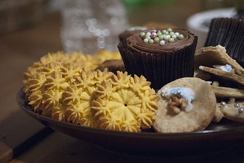 assorted, bakery, close-up, cookies, cupcake, desserts, food HD wallpaper
