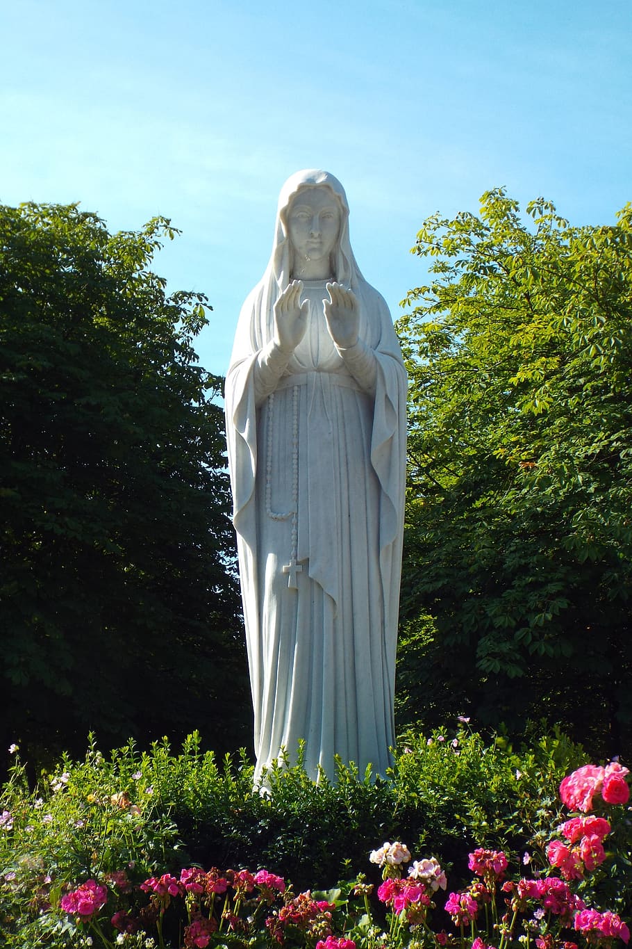 mother of god, banneux, place of pilgrimage, plant, sculpture