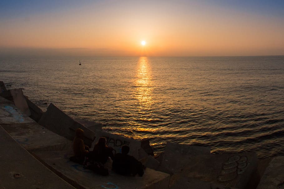 Sunset, Beach, Sunlight, whater, landscape, dusk, waves, boats HD wallpaper