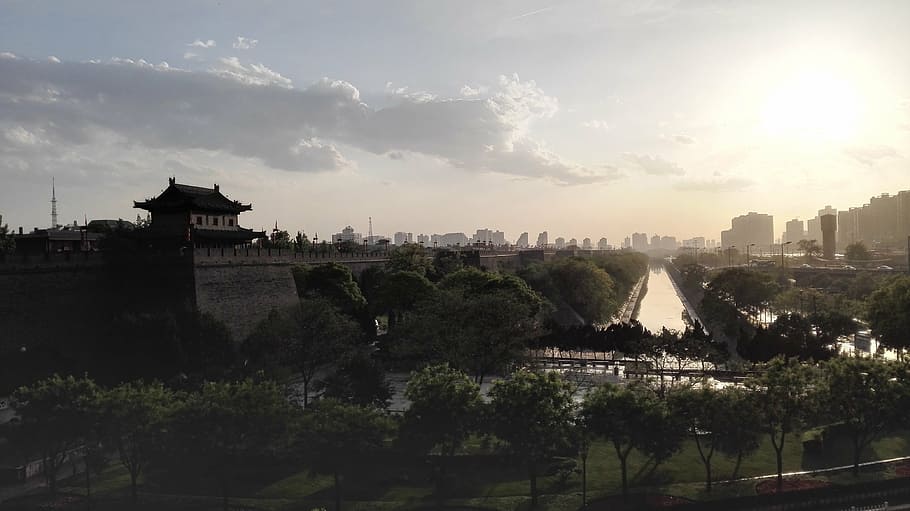 xi'an, the city walls, city gate, moat, twilight, sunset, the solemn