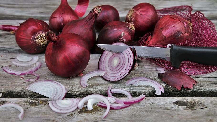 sliced red onions and silver knife, slices, vegetables, healthy HD wallpaper