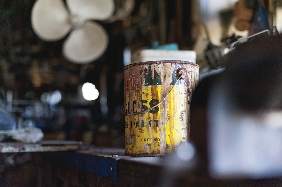 yellow painting bucket, selective focus photo of paint bucket HD wallpaper