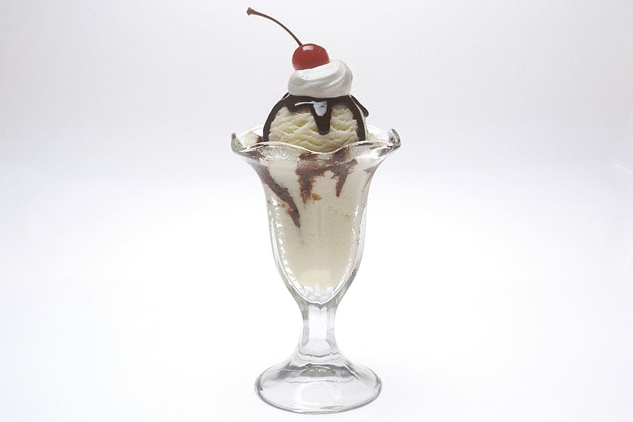 ice cream in glass cup, ice cream sundae, whipped cream, cherry, HD wallpaper