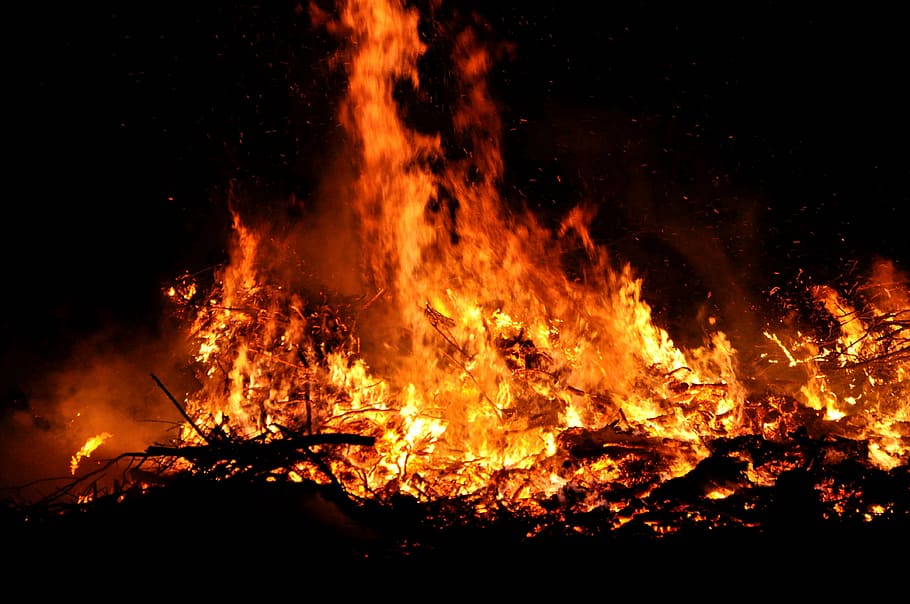 photography of wood fire, easter fire, flame, night, burning HD wallpaper