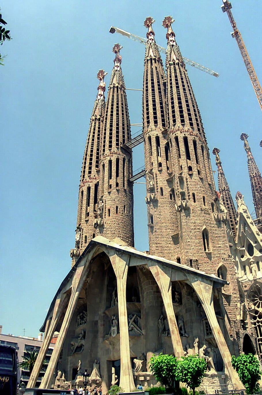 Sagrada Family Church in Barcelona, Spain, architecture, building, HD wallpaper