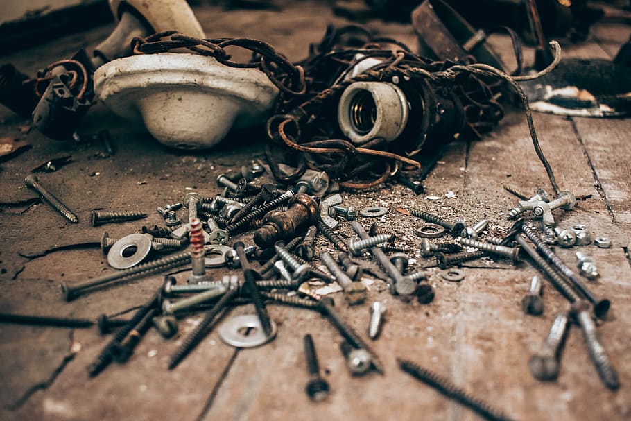 Pile of Nothing, shallow focus photography of screws, bolts, and nails HD wallpaper