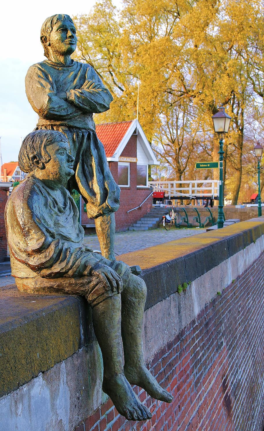 Sculpture, Bronze, Figure, Artwork, metal, boy, wall, look HD wallpaper