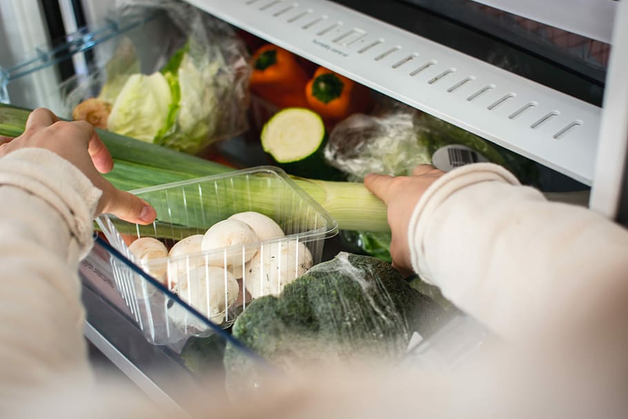 Vegetables in a fridge, hands, kitchen, paleo, food, supermarket HD wallpaper