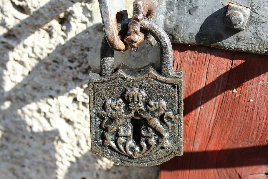 padlock, castle, old, metal, sunlight, day, no people, close-up HD wallpaper
