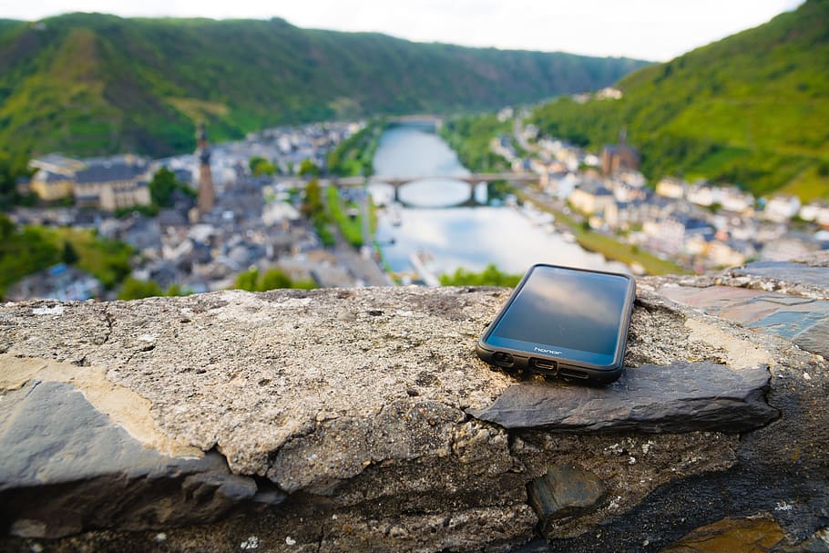 phone, wall, landscape, town, outdoors, city, honor 8, hills HD wallpaper