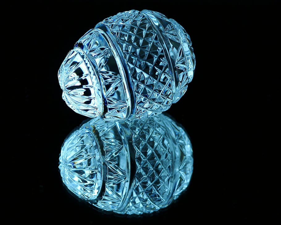 two cut crystal glass containers, egg, cut glass, mirror image HD wallpaper