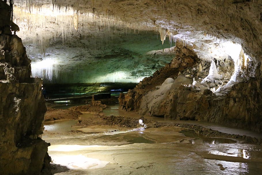 selective focus photography of cave, grotto, provence, miracle HD wallpaper