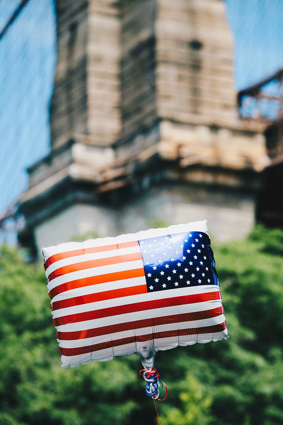 white, red, and blue US flag balloon, US flag print printed on balloon HD wallpaper