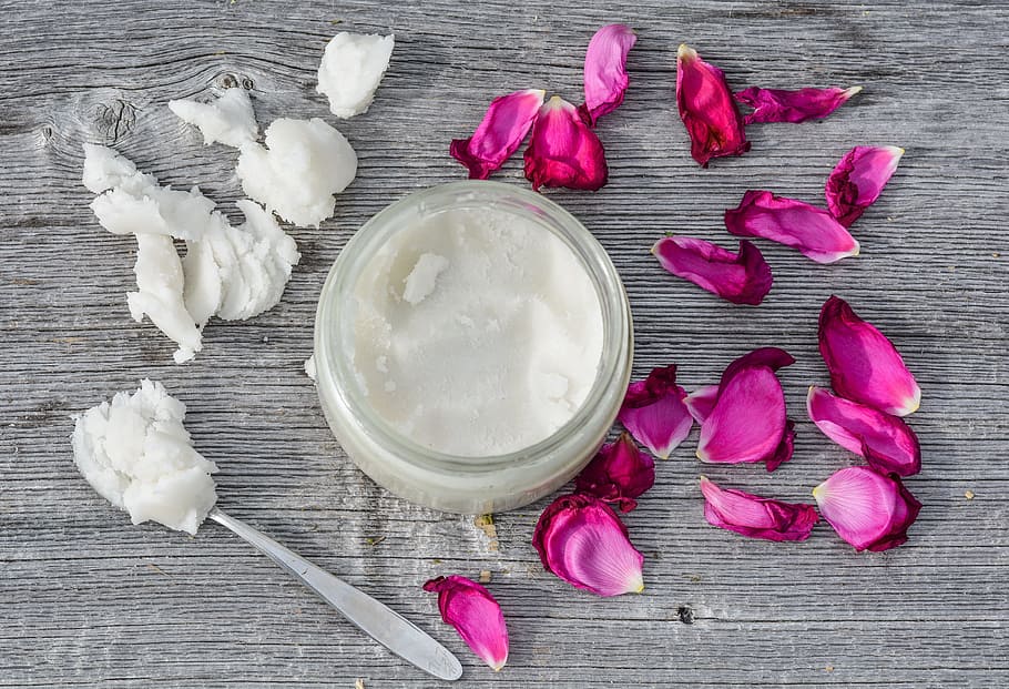 clear glass jar with solidified powder and red petals, coconut oil, HD wallpaper