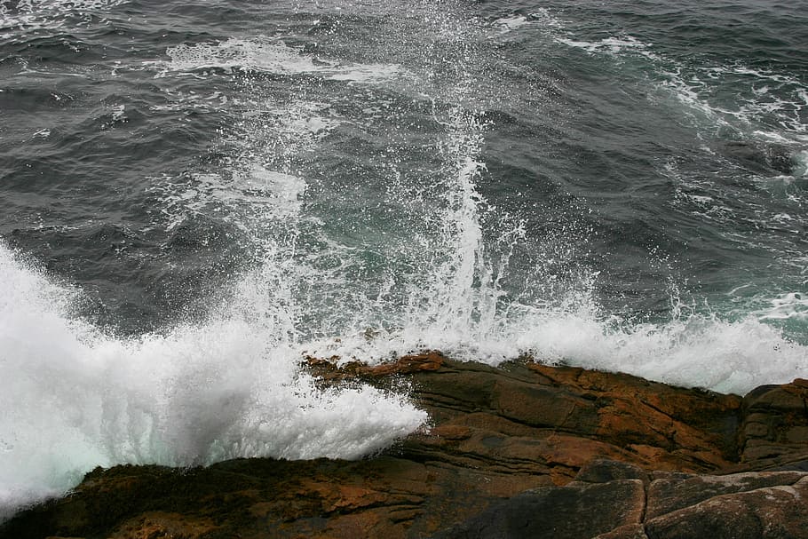 ocean, waves, rocks, splash, sea, shore, spray, motion, water HD wallpaper