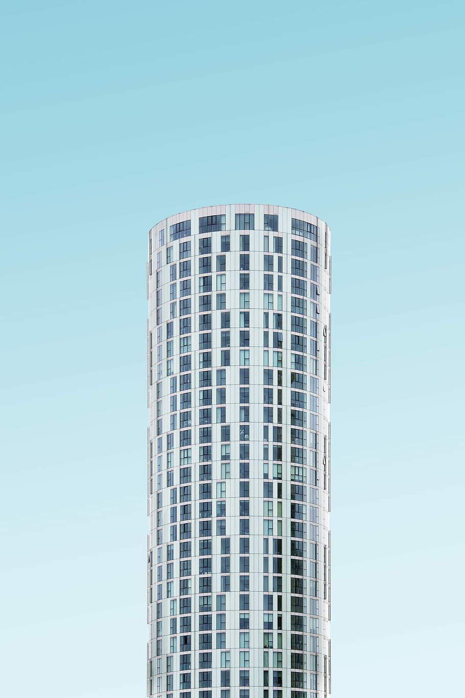 low angle photography of gray building, building photo during daytime HD wallpaper