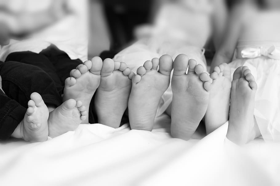 grayscale photography of four children's feet, together, brothers and sisters, HD wallpaper
