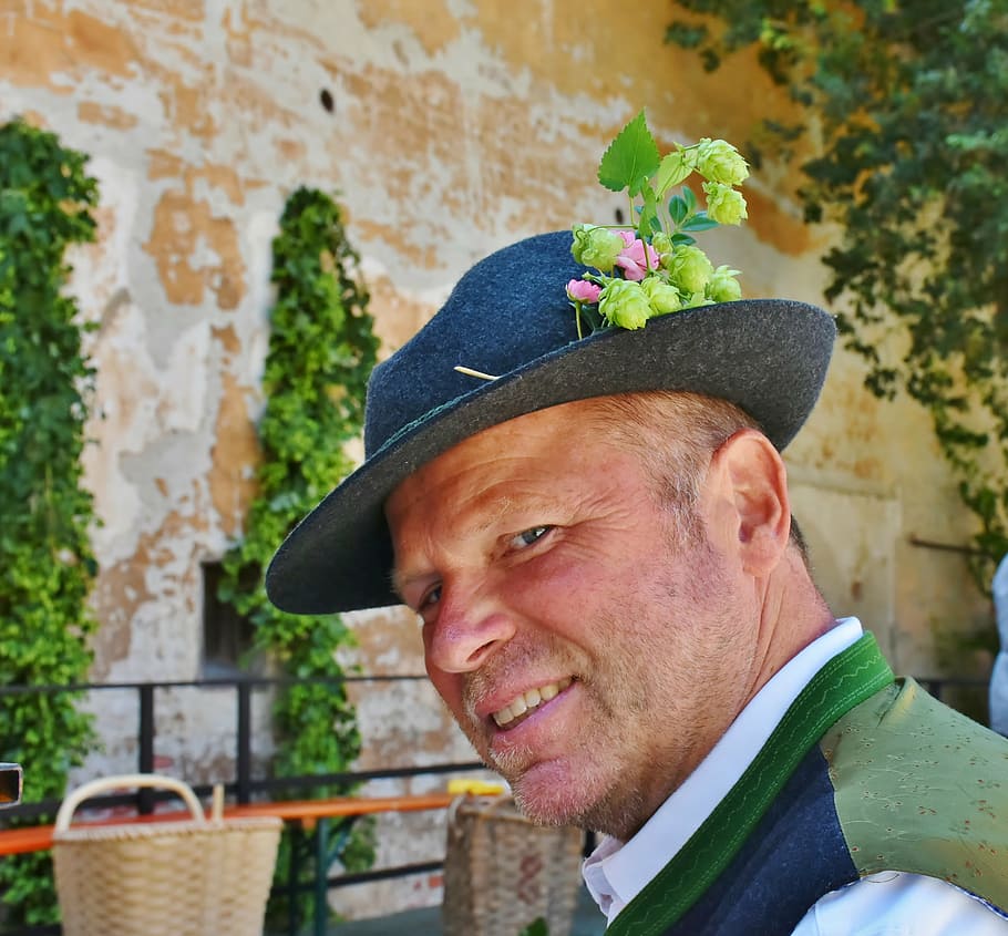 man, bavaria, portrait, hat, costume, trachtenhut, hop harvest HD wallpaper