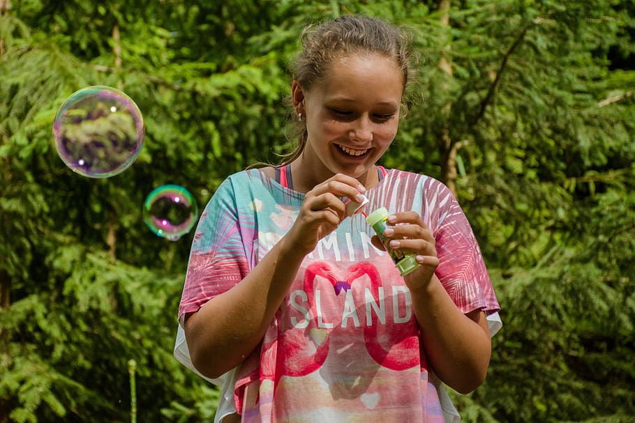girl, bubbles, green, macro, bubble blower, trees, smile, nature HD wallpaper