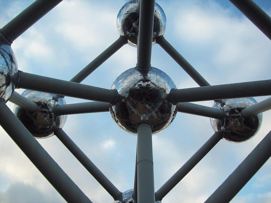 close-up photography of ball statue, atomium, brussels, molecule HD wallpaper