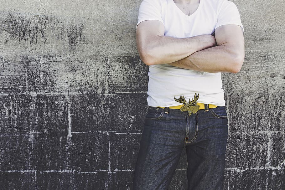 person leaning on wall during daytime, man, white, v, neck HD wallpaper
