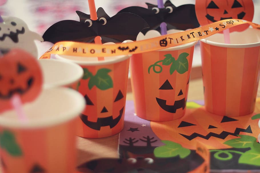 five Jack O Lantern-print disposable caps, celebration, party - Social Event HD wallpaper