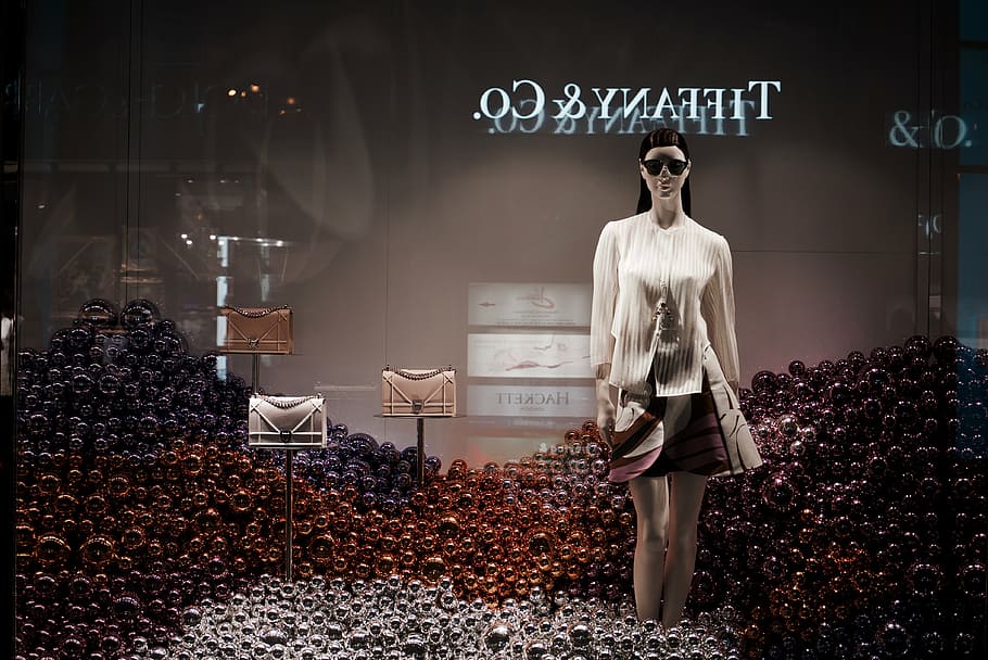 Hd Wallpaper Female Mannequin Inside A Store Tiffany Co Leathers Bags Wallpaper Flare