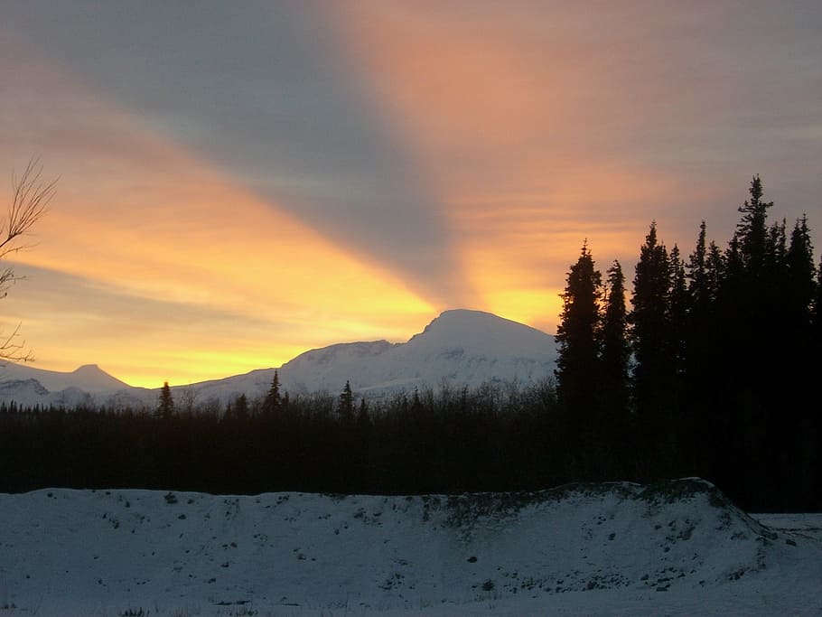 landscape photography of mountain and trees, sunset, winter HD wallpaper