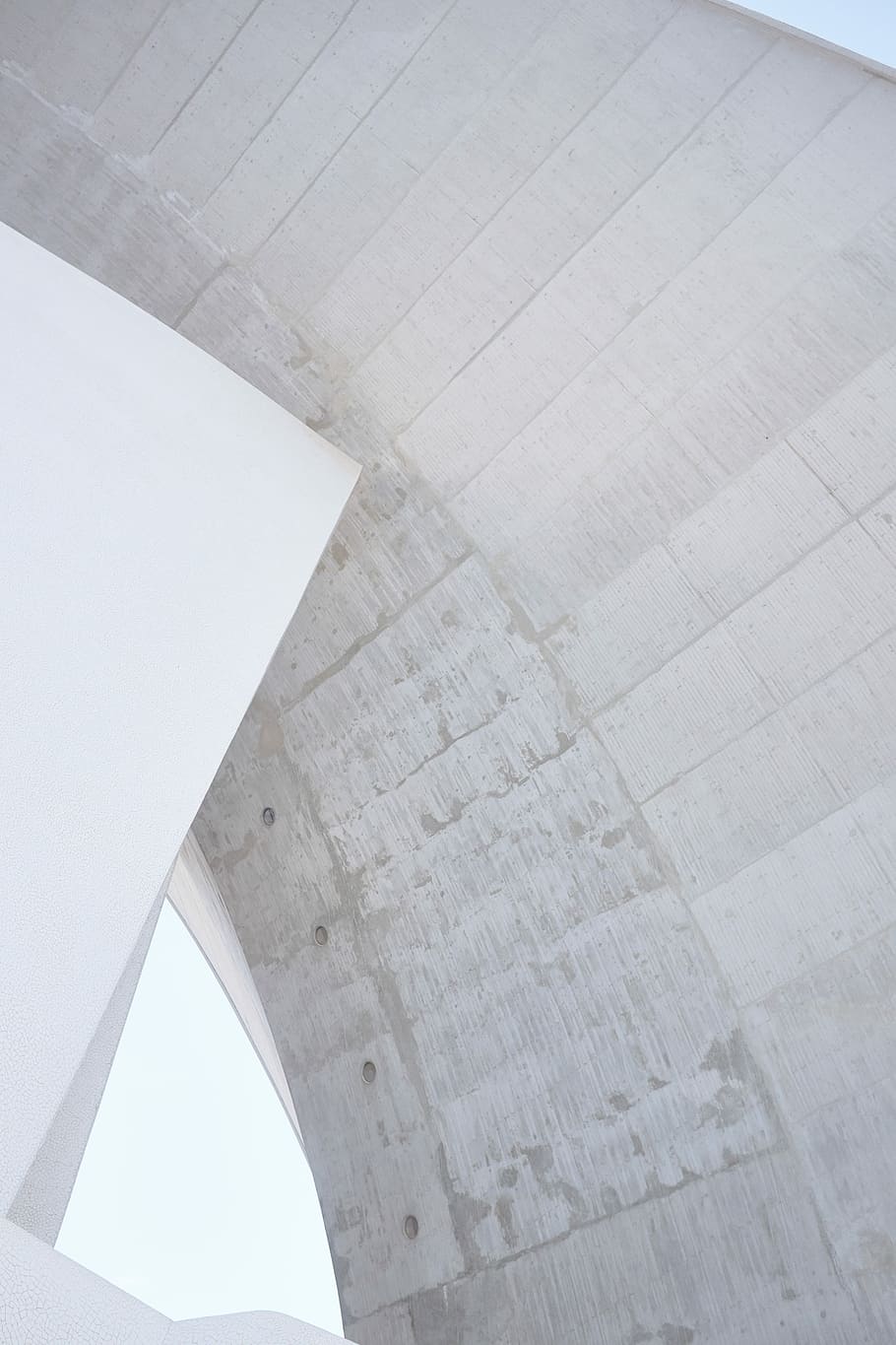 white concrete wall, gray wooden board, architecture, building HD wallpaper