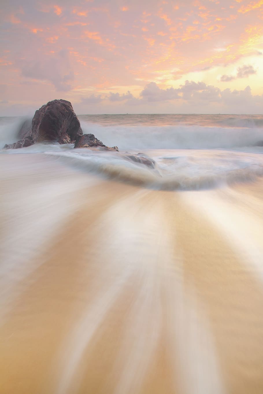 Brown Sand Beside Brown Rock during Daytime, beach, blur, clouds HD wallpaper