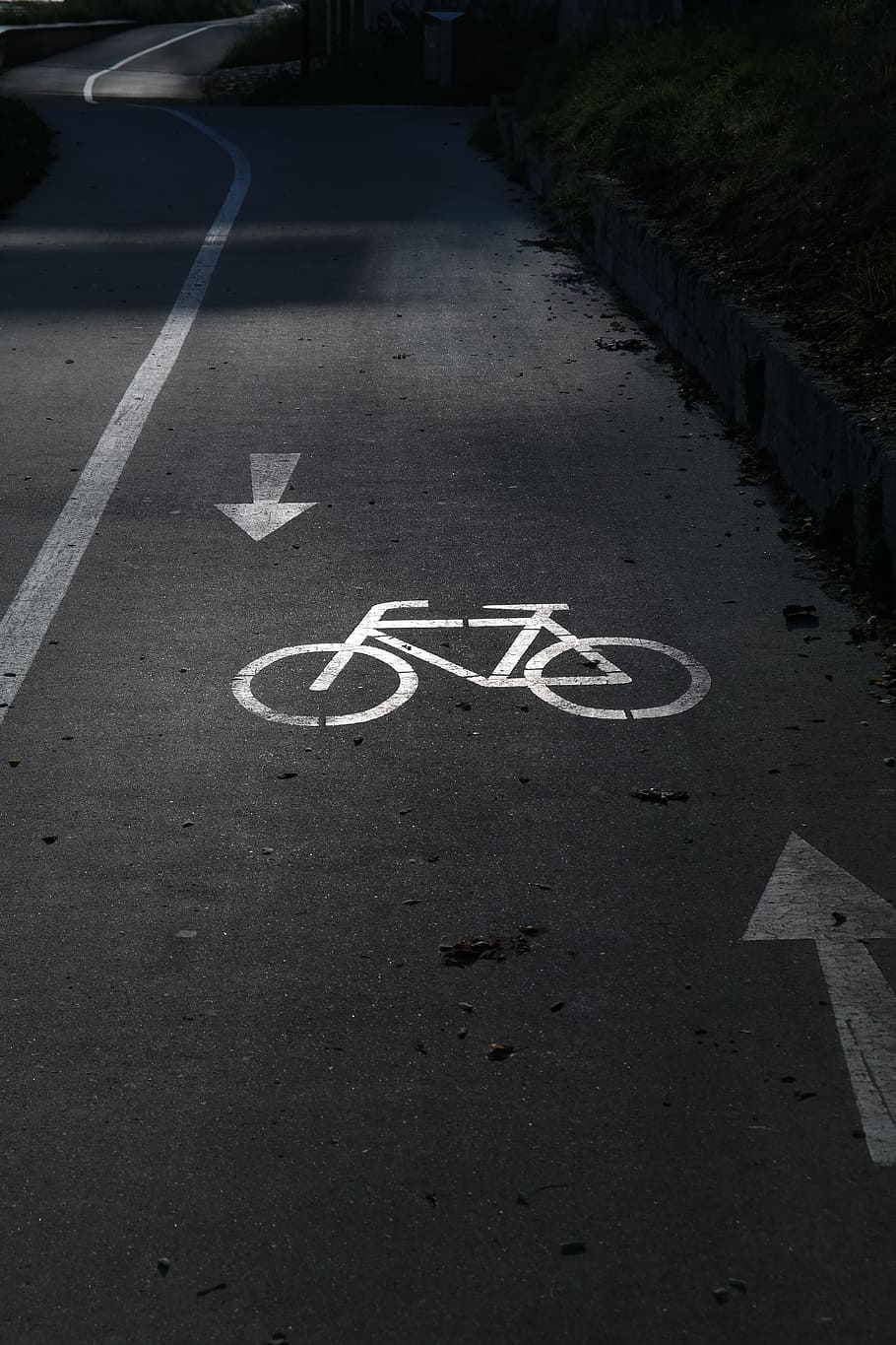 road with bicycle lane on focus photo, Cycle Path, Gauge, Bicycle Path, HD wallpaper