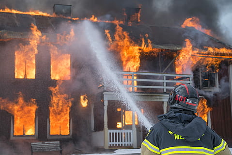 Fighting Fire, fireman extinguishing burned house, flame, danger HD wallpaper