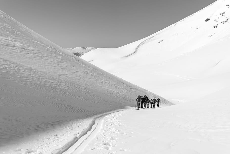 person walking on snow, group of people walking on snow, mountain HD wallpaper
