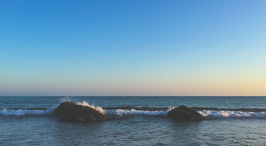 brown rocks on body of water \, ocean, waves, sea, nature, beach HD wallpaper