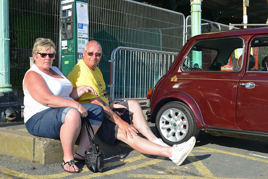 tourists, driver, couple, mini, car, auto, england, british HD wallpaper